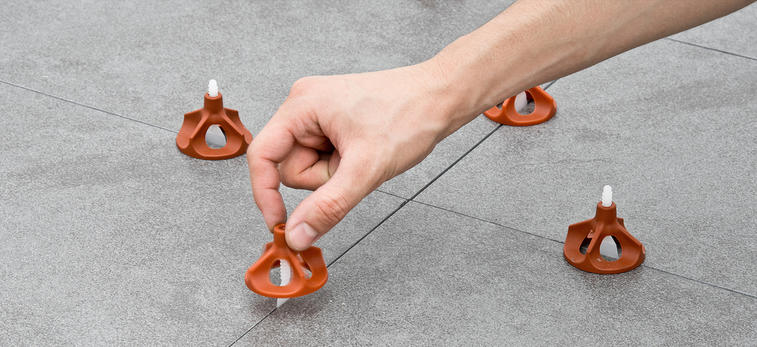 Self leveling clips on sale for tile